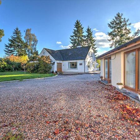 Charming 1-Bed Cottage In Inverness Esterno foto