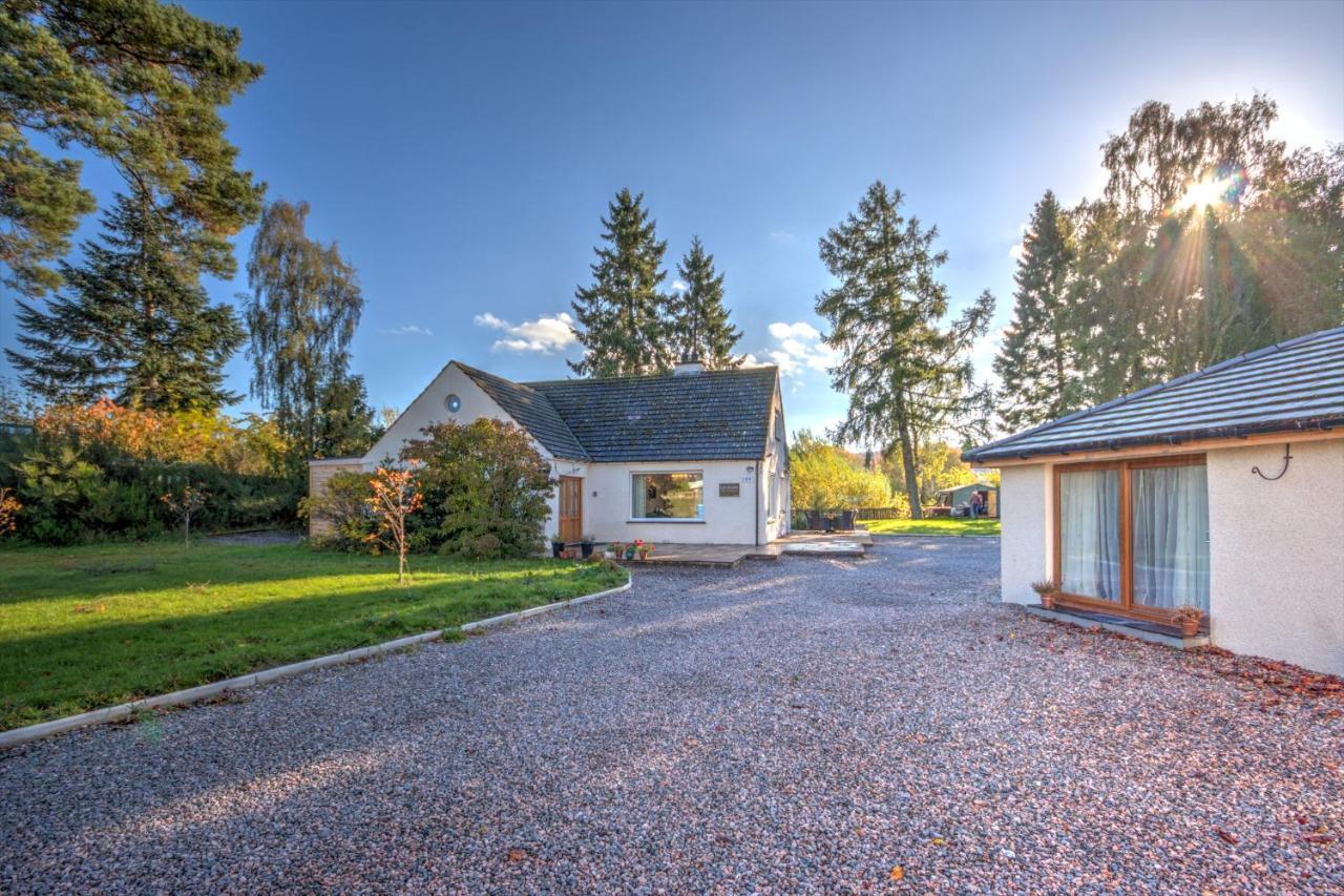 Charming 1-Bed Cottage In Inverness Esterno foto